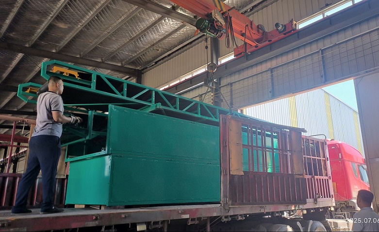 航車輸送機(jī)